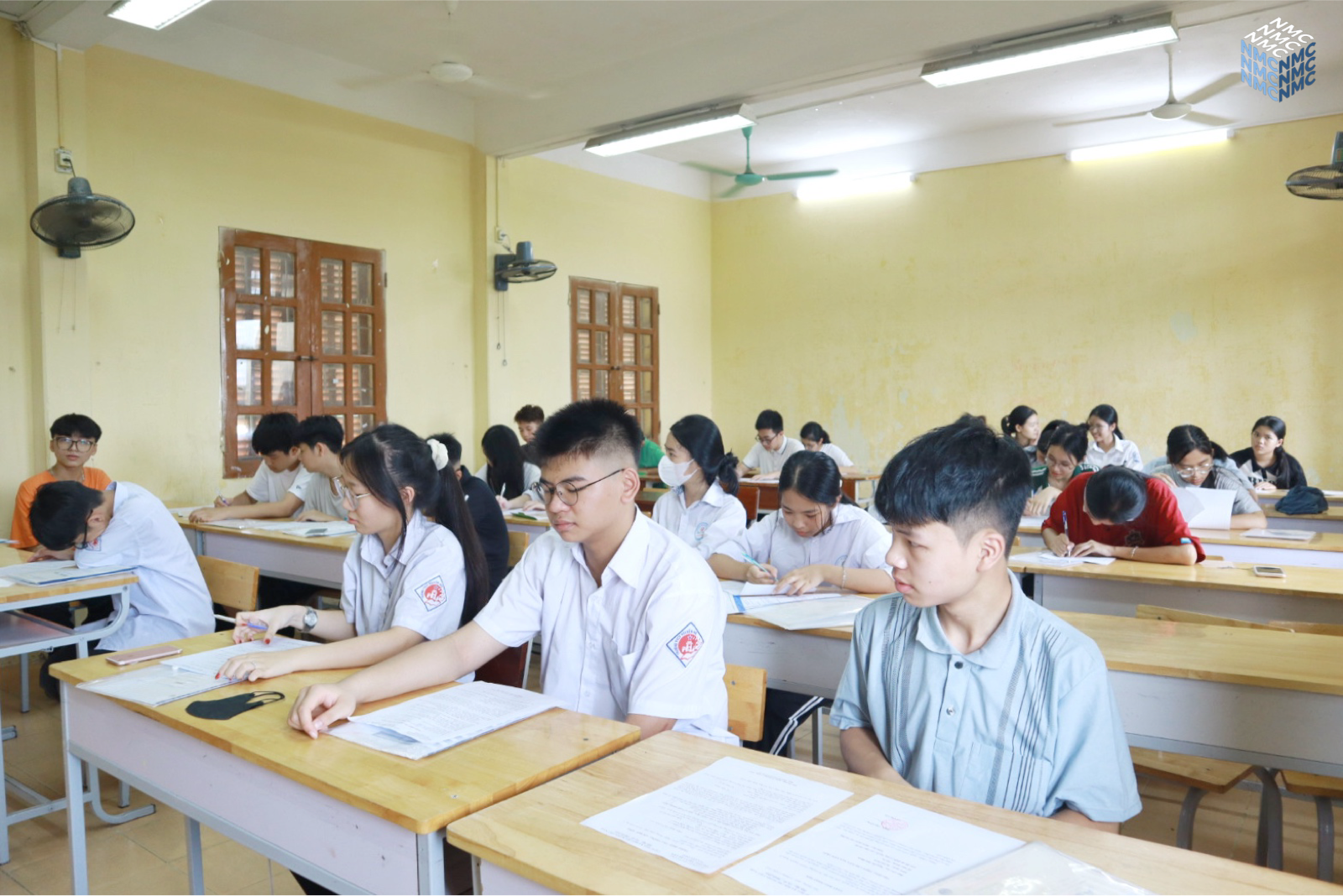 Hồi hộp và háo hức trong ngày nhập học của học sinh khối 10 niên khóa 2025-2028